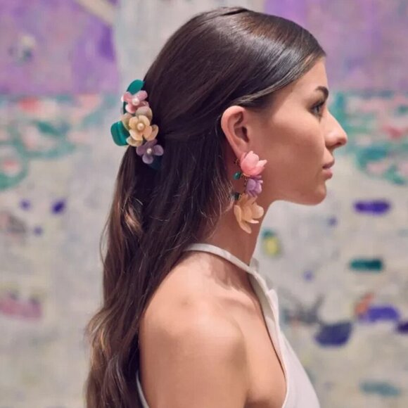 The Met x Lele Sadoughi Gustav Klimt Primavesi Hair Claw Clip NWT w Storage Bag - Picture 4 of 10